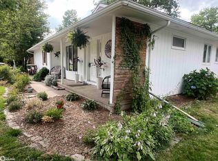 809 Grand Park Dr, Fairfield, IA 52556