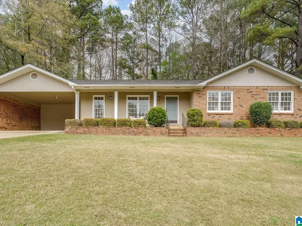 1512 Galway Bay Cir, Northport, AL 35473