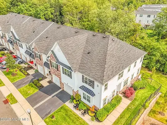 1529 Paxton Ln — Photo 35