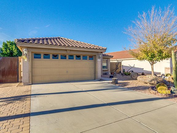CUSTOM DESERT LANDSCAPING