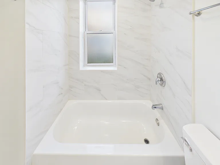 1439 E 66th Pl #2E — Photo 13