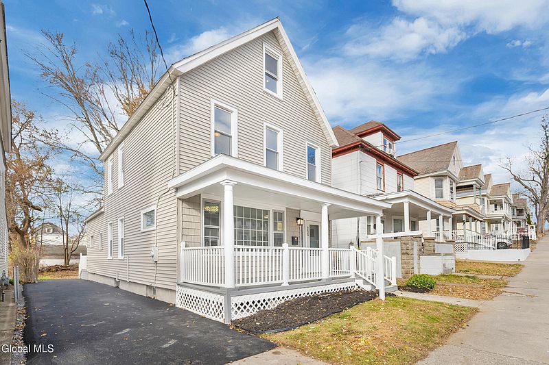 4th image of 215 Furman Street