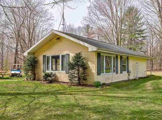 1696 E Baker Rd, Hope, MI 48628