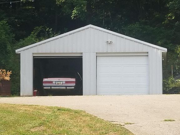 4th image of 4770 Bluewater Hwy