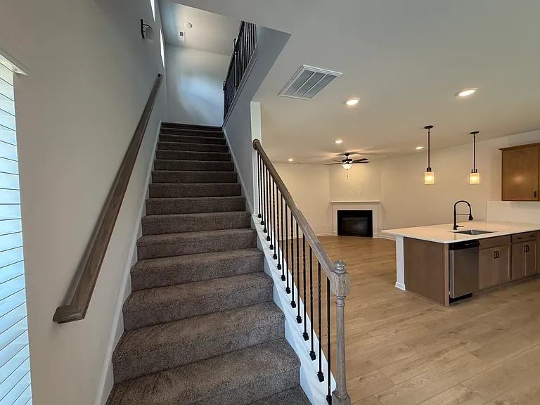4917 Dresden Loop — Photo 14