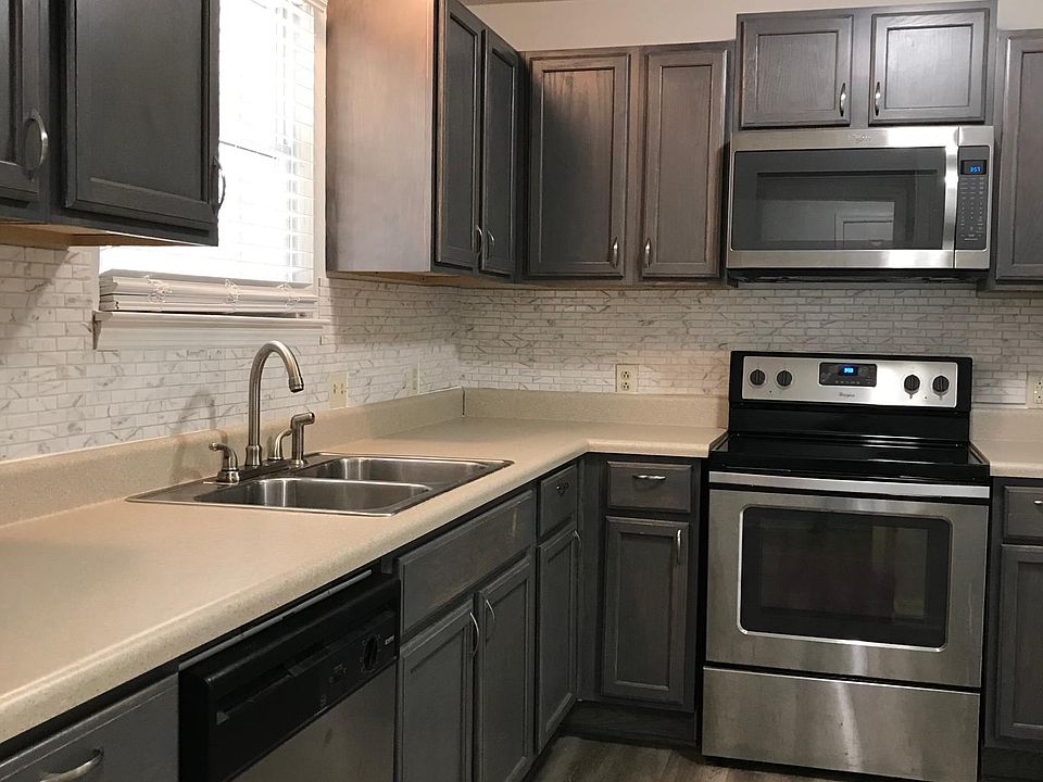 Updated Kitchen with new appliances