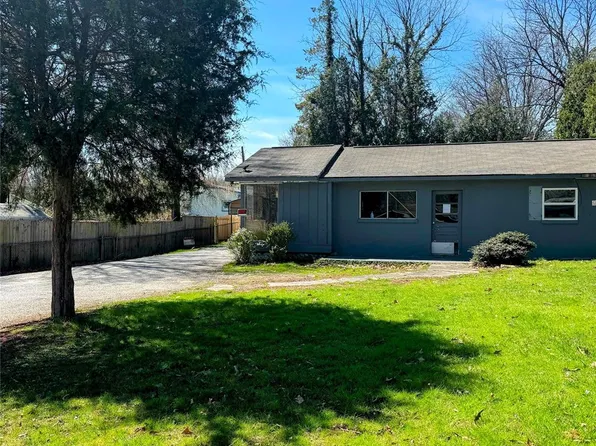 315 N Oak St, Hendersonville, NC 28739