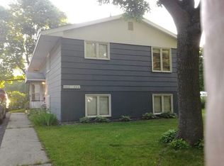 322 18th Ave N, Hopkins, MN 55343