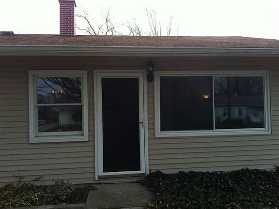 2nd image of 1416 Holly Dr