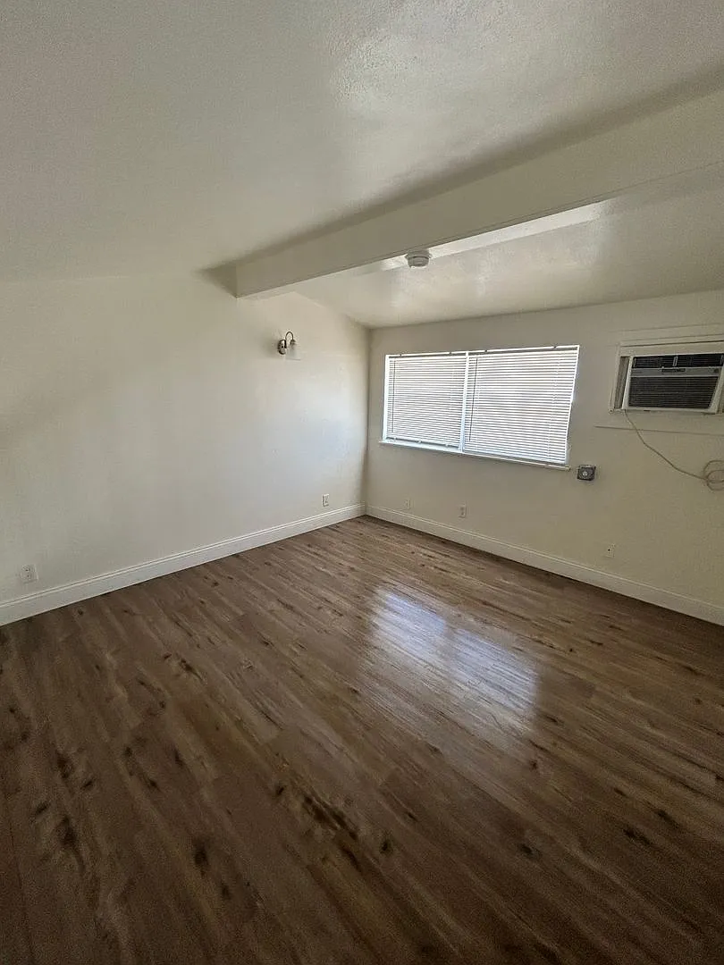 Park street apartments — Photo 2