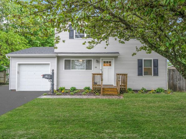 38 18th Avenue, Bay Shore, NY 11706