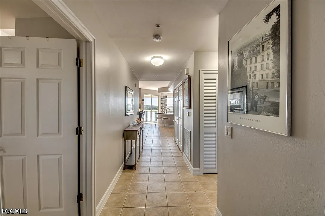 2 bed, 2.0 bath, 1283 sqft, $5,500 — Photo 1