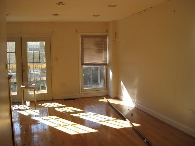 2nd image of 14751 Wycombe St