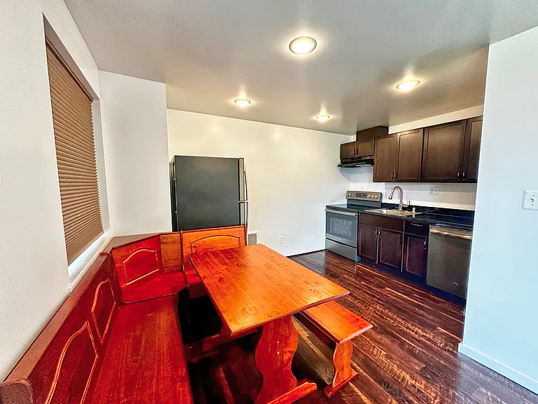 25523 Lawson St — Photo 7