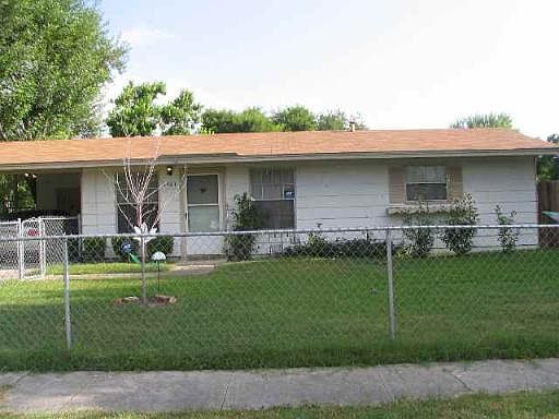 1st image of 5867 CASTLE LAKE DR