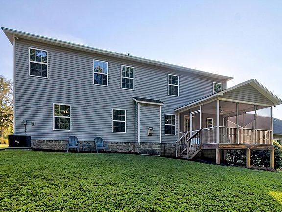 4th image of 335 Saucer Way