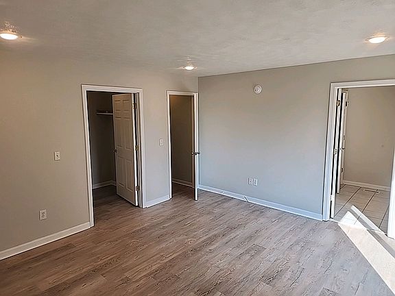 2nd image of 915 Forest St