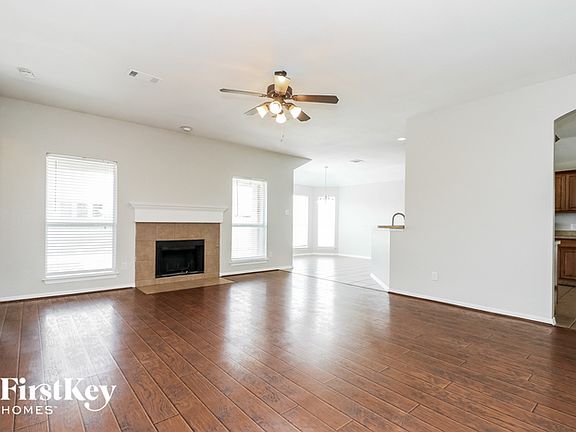 3rd image of 4600 Fox Meadows Ln