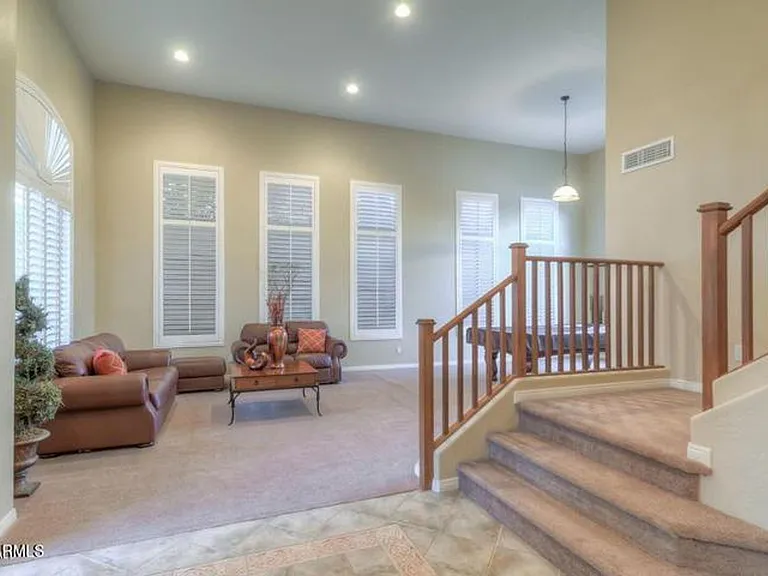 1690 W Bartlett Way — Photo 4