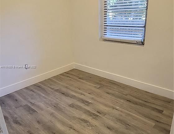 5th image of 2165 Bay Dr APT 22