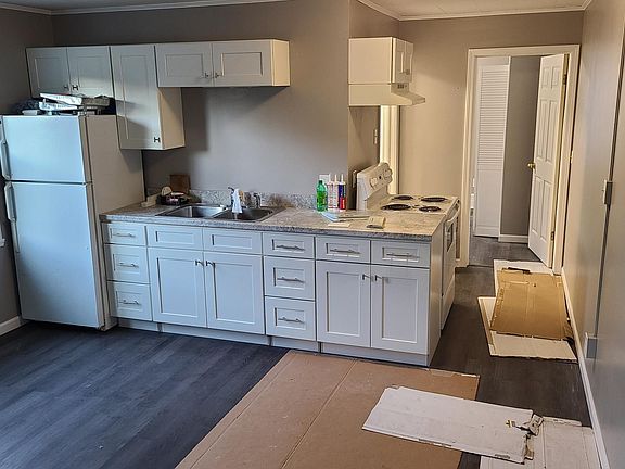 2nd image of 28 South St #A