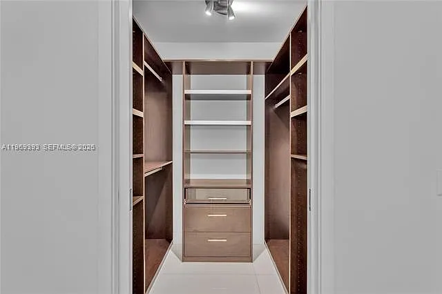 1100 Biscayne Blvd #2706 — Photo 20