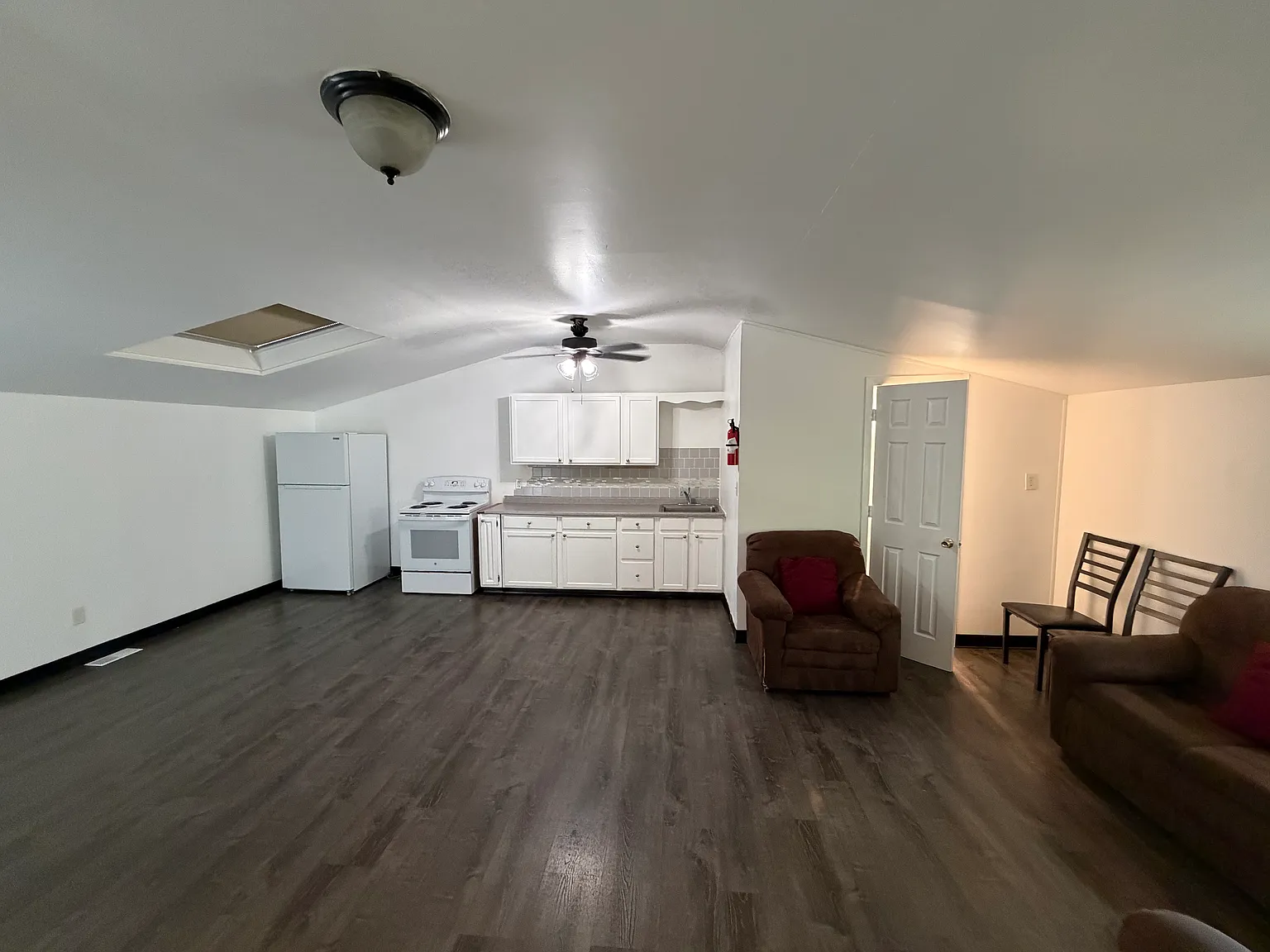 2 bed, 724 sqft, $1,750 — Photo 3