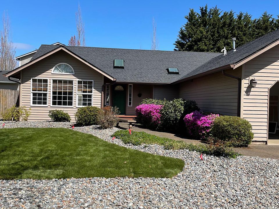 1st image of 15520 NE 82nd Cir