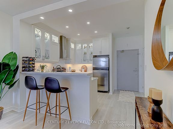 4th image of 1 Leaside Park Dr #604