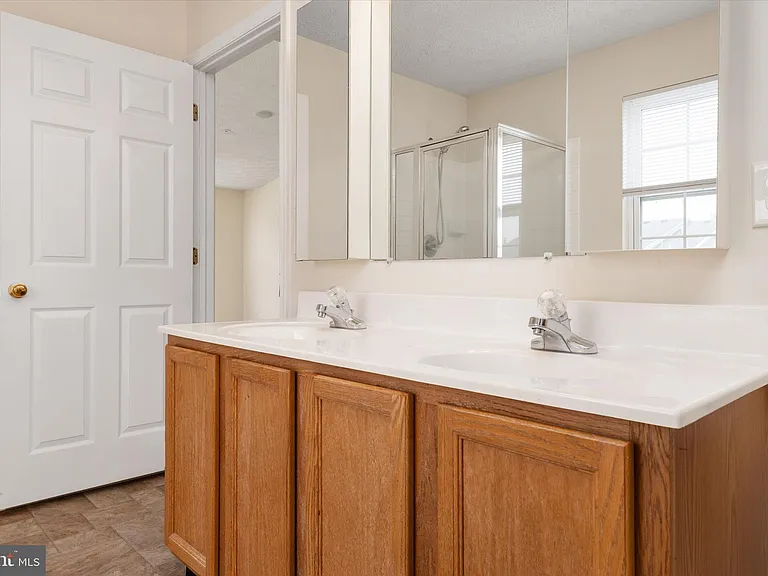 8221 Barrington Ct #41 — Photo 22