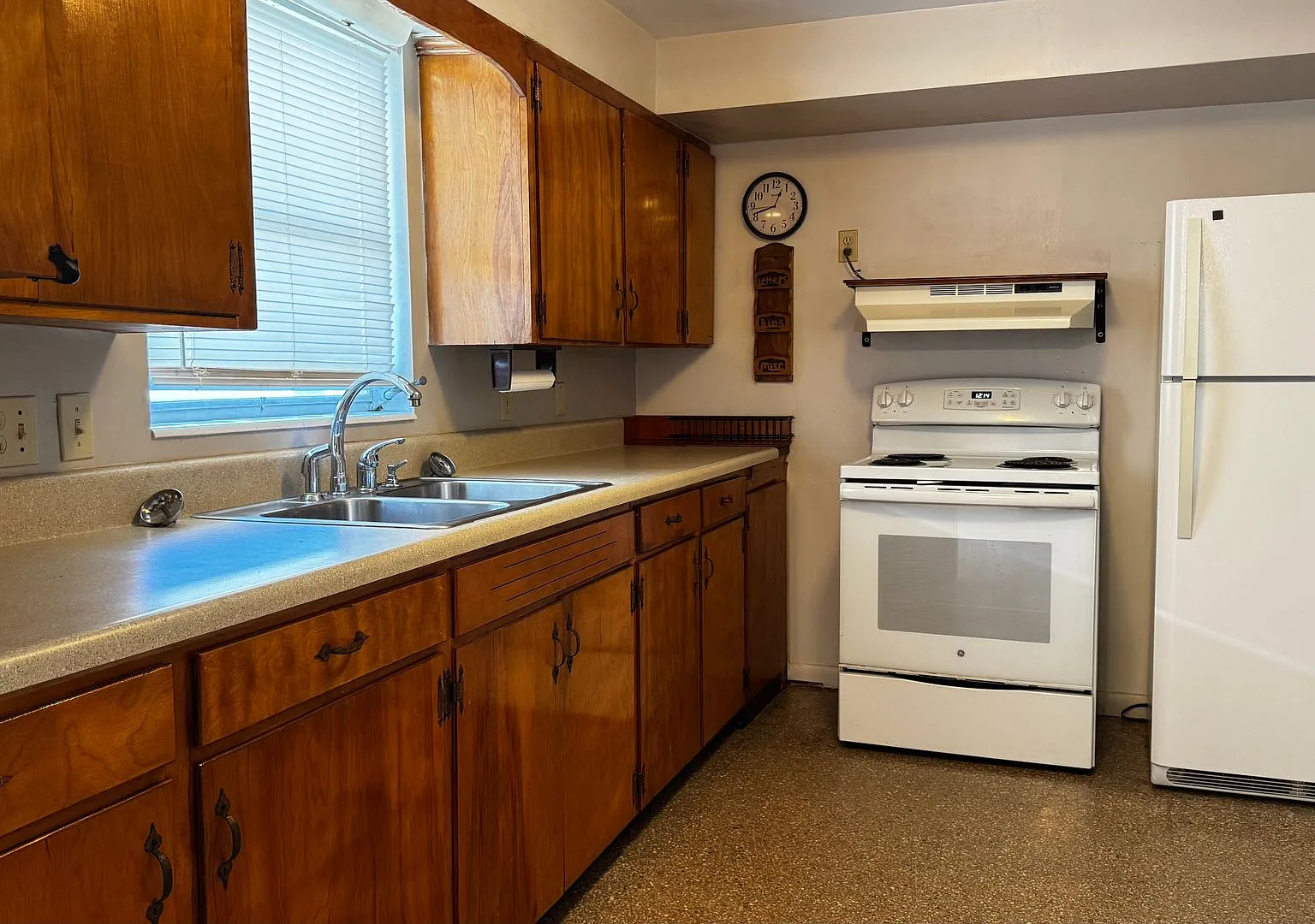 Charming 3-Bedroom Home in Dunnellon Spacious Living with Modern Comforts! — Photo 4