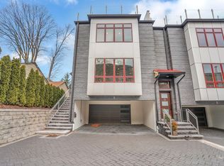 801 Edgewood Ln, Fort Lee, NJ 07024