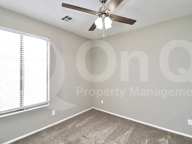 35916 W Catalonia Dr — Photo 17