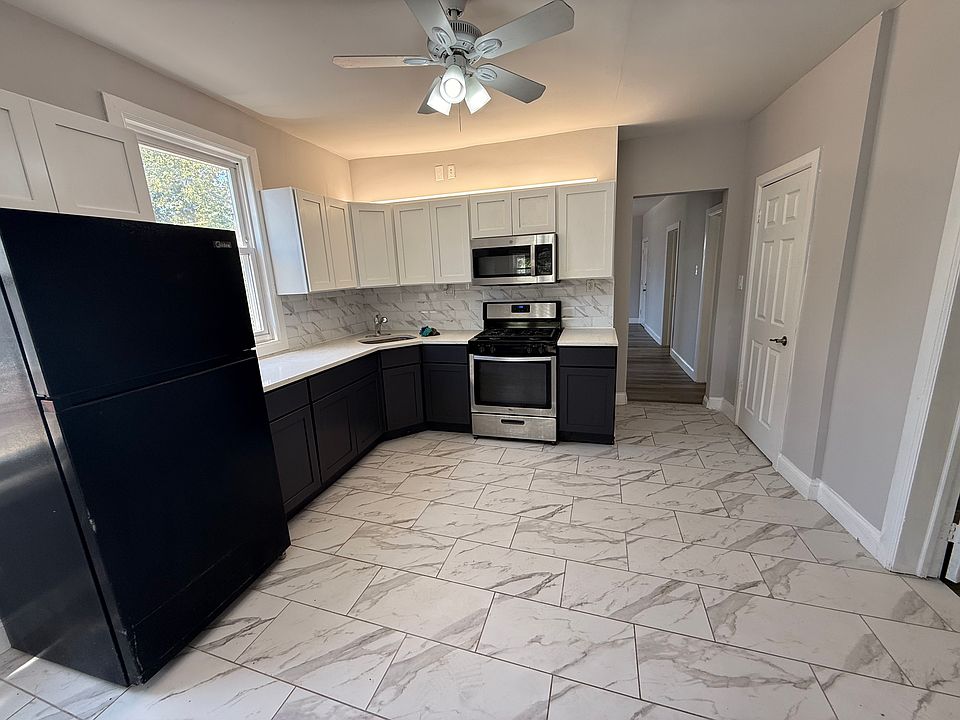 1st image of 17 William St APT 2