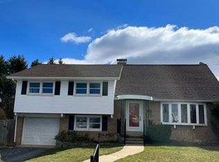 2400 Lasalle Dr, Reading, PA 19609