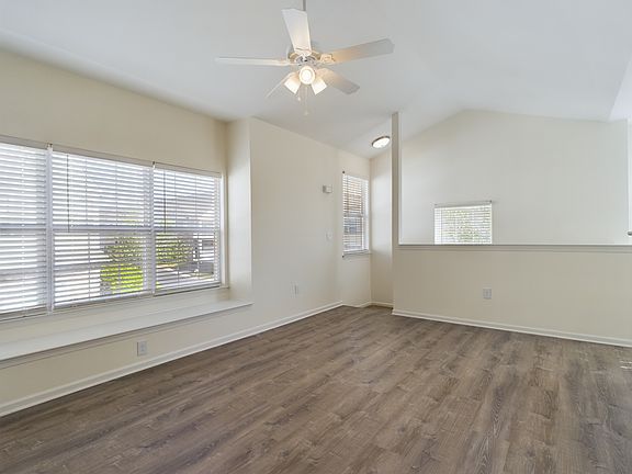 3rd image of 201 Hunsberger Dr #201