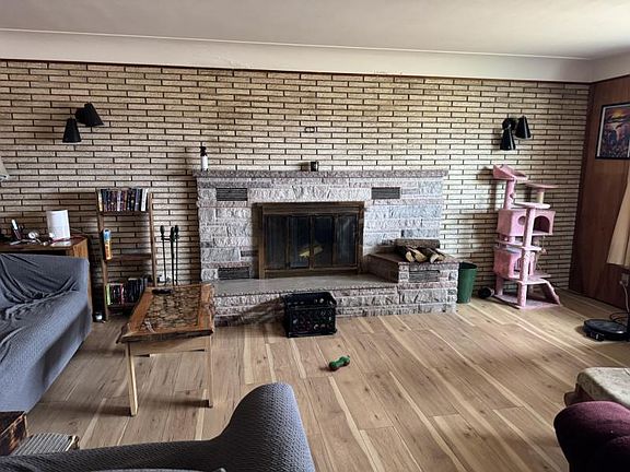 5th image of 8122 Sand Beach Rd