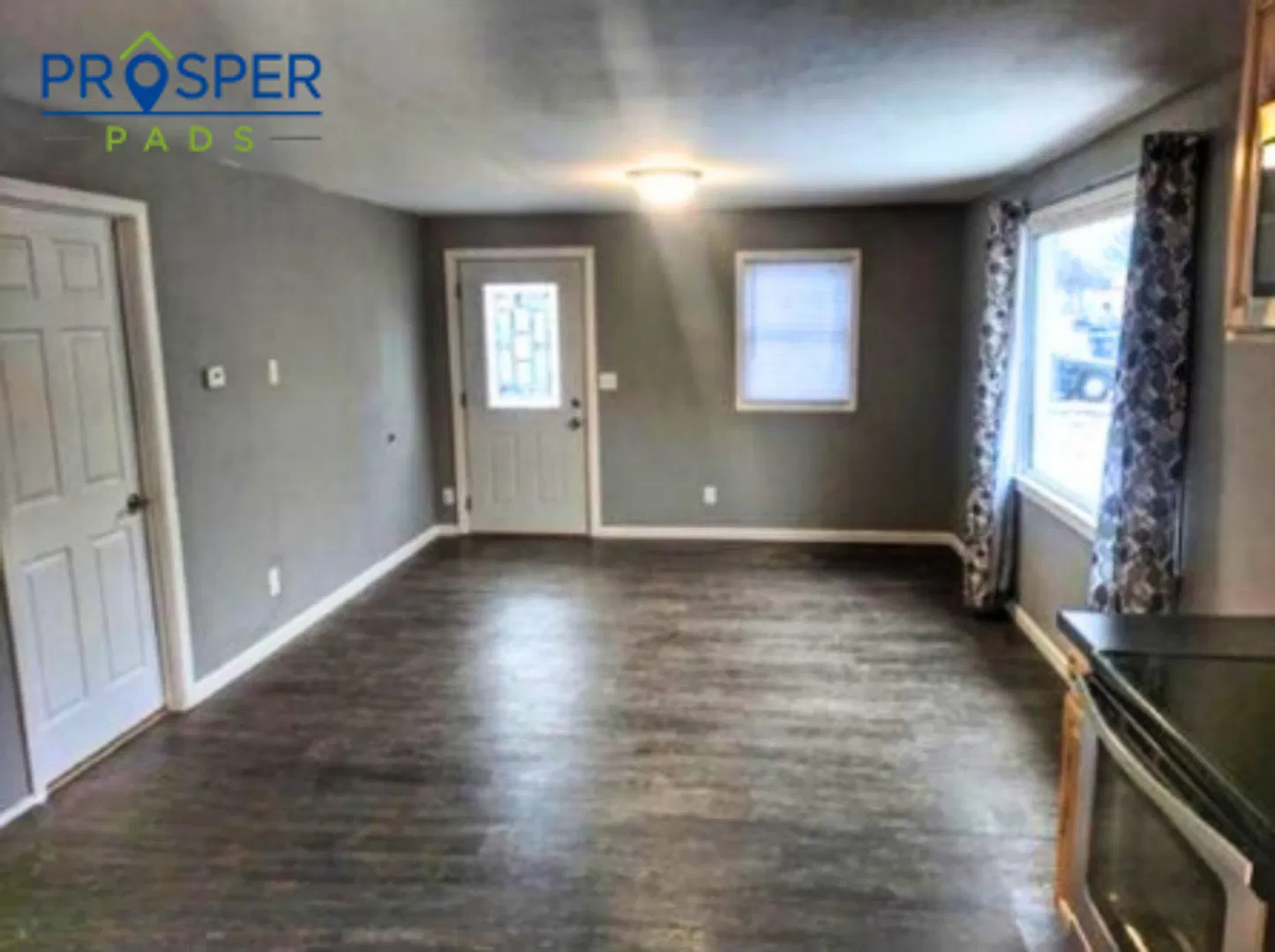 Skip the Crowded ApartmentEnjoy Your Own Space! — Photo 2