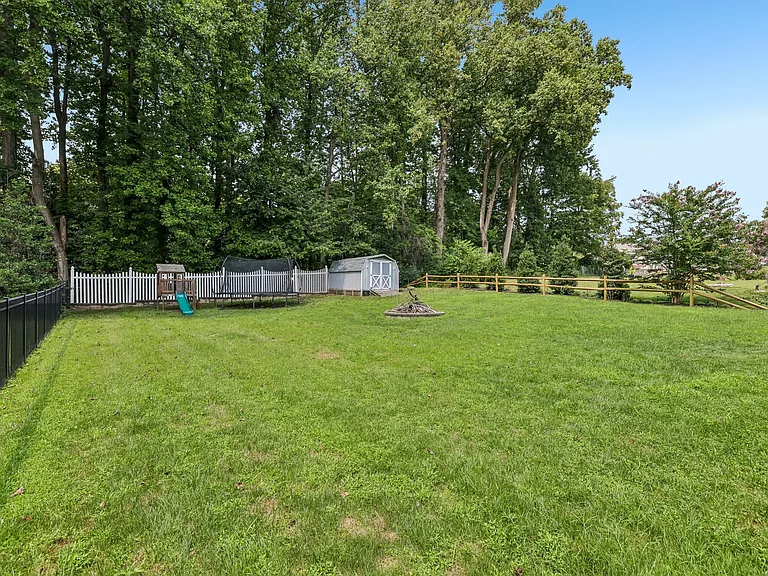 8647 Water Fall Dr — Photo 28