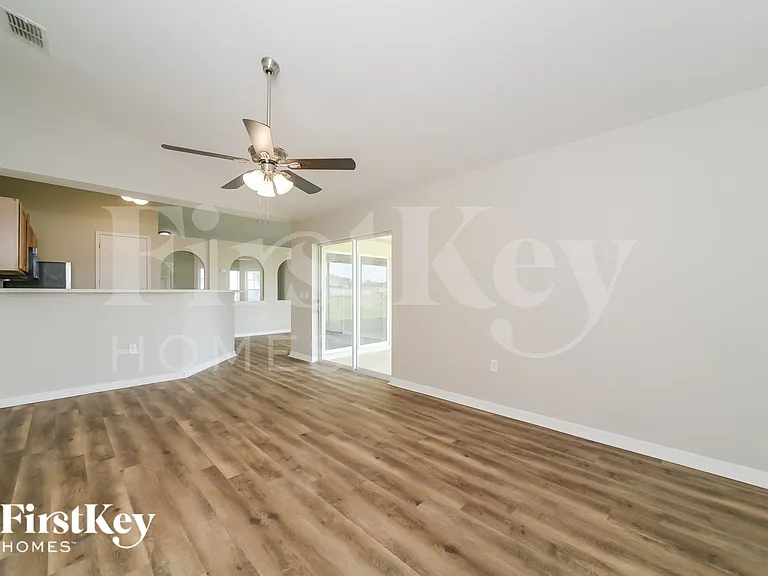 331 Columbo St — Photo 2