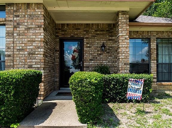 4th image of 1833 Knob Hill Dr
