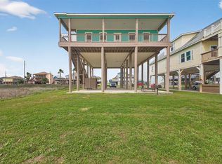 1410 Gulf Rd, Crystal Beach, TX 77650