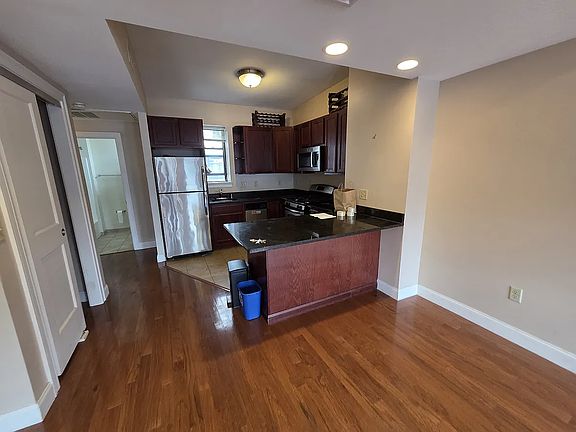 4th image of 75 Hancock St APT 8