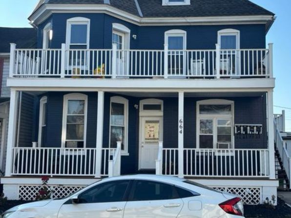 664 Green St APT C