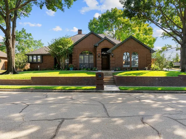 2200 Pine Thicket Ln, Bedford, TX 76021