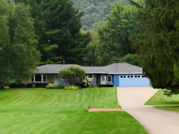 W4853 Harvest LANE, La Crosse, WI 54601