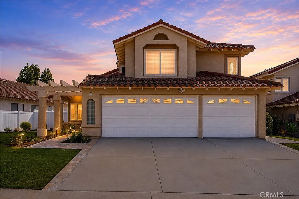 4 bed, 2246 sqft, $5,395 — Photo 2