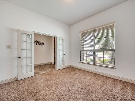 3rd image of 1420 Candler Dr