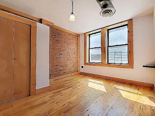 1st image of 645 Willoughby Ave #5L
