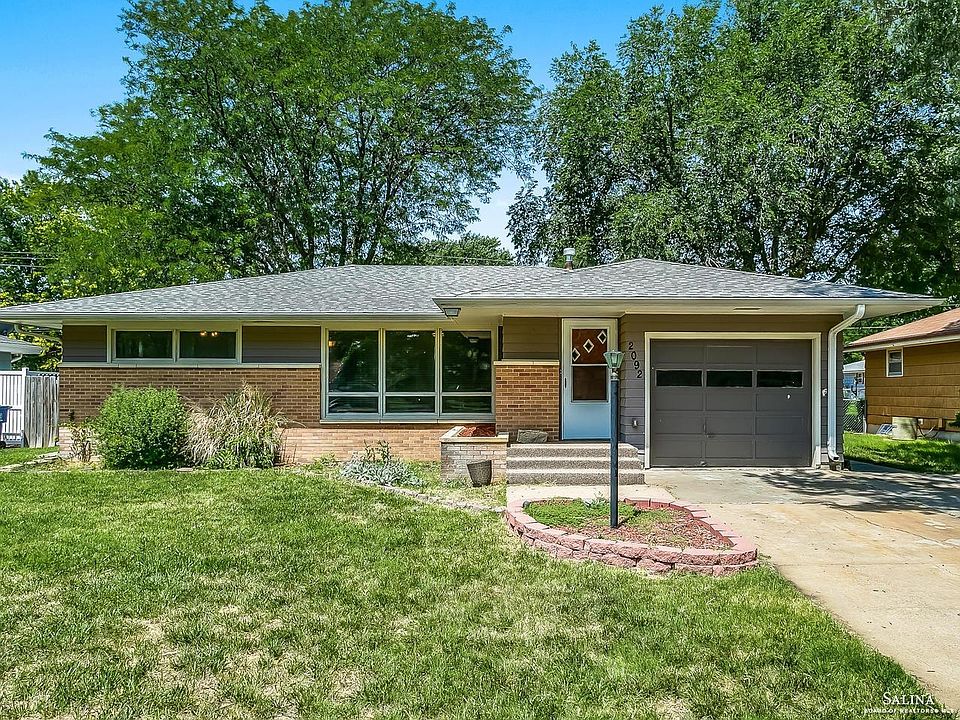 1st image of 2092 Wesley St